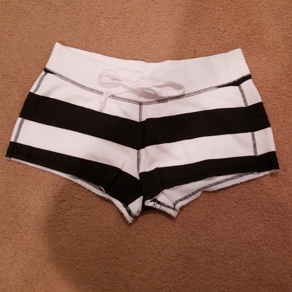 PINK Victoria's Secret Pants - VS SHORT-SHORTS